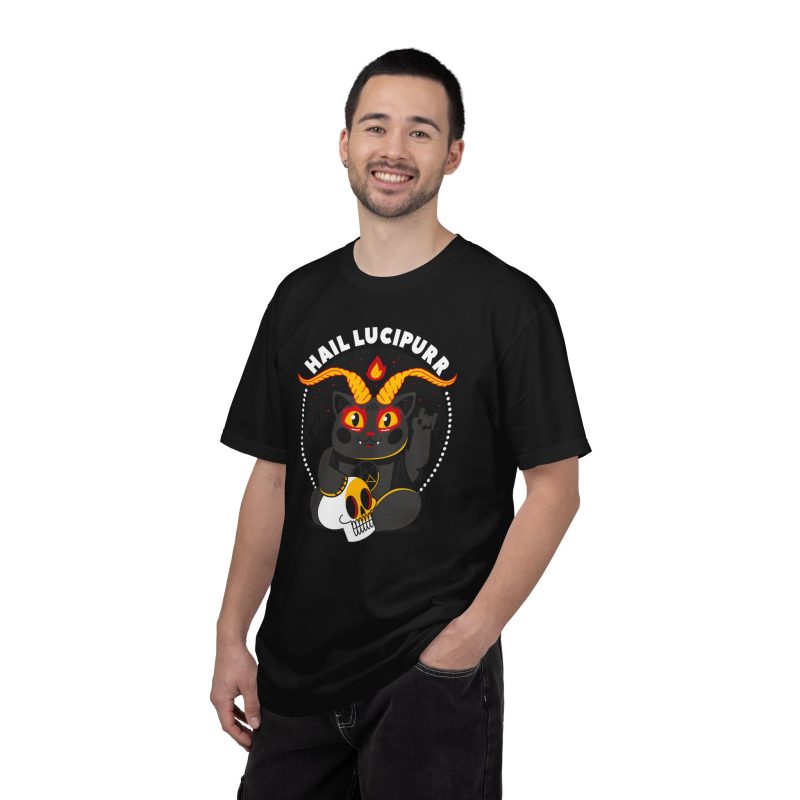 Person wearing a tee with a dark gray horned cat with yellow eyes, a skull, a pentagram and a flame inside a white dotted circle printed on the front