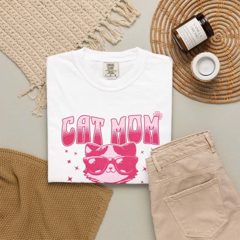 Pink kitten with oversized sunglasses, striped Cat Mom lettering, stars and a small flower in the front print